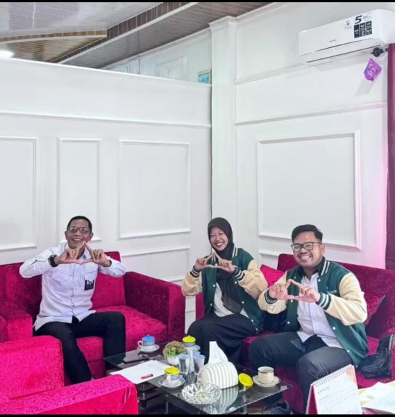 Dua Duta AI Provinsi Riau dari MTs YPPI Bengkalis Audiensi dengan Kasi Penmad Kemenag