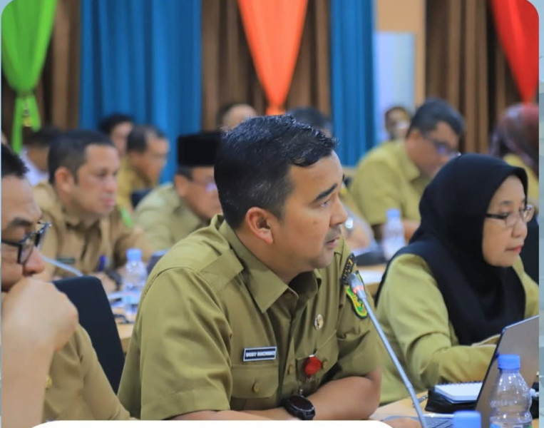 Kadisnakertrans Riau Hadiri Rapat Koordinasi Anggaran DPRD dan TAPD untuk Efektivitas APBD 2025