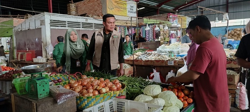 Dinas Ketahanan Pangan Pantau Harga Pangan di Pasar Pagi Arengka, Brikut Penjelasan Kadis DKP H. Maisisco