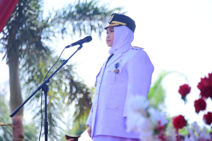Bupati Kasmarni Pimpin Upacara Detik-Detik Proklamasi Kemerdekaan RI ke-80