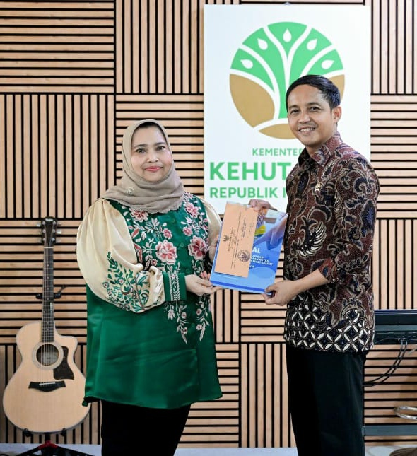 Bupati Kasmarni Sampaikan Berbagai Usulan Perizinan Kawasan Hutan