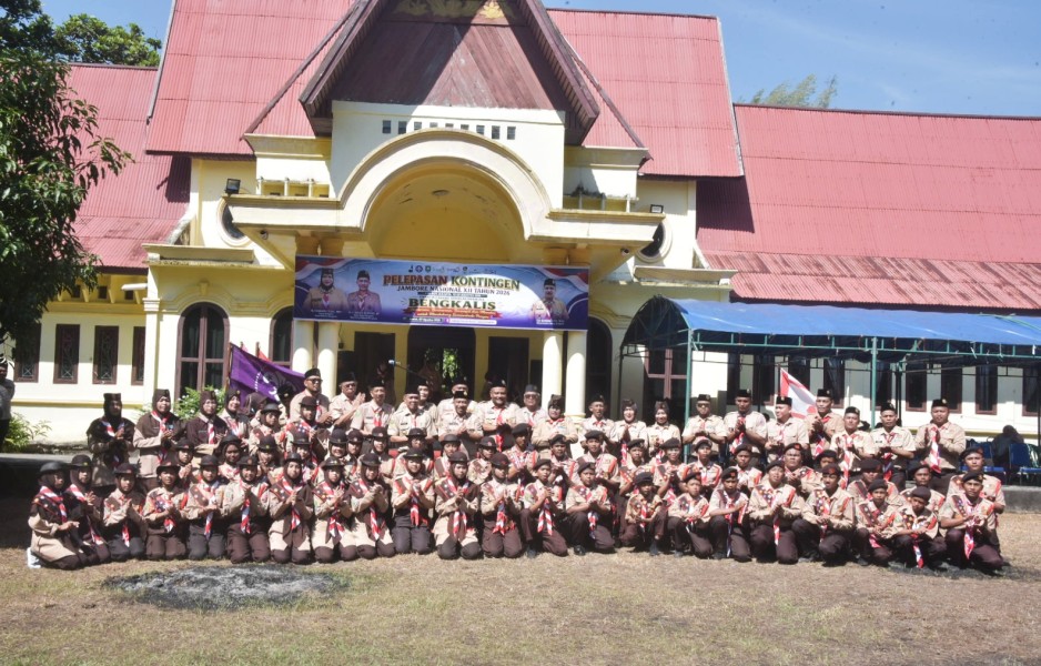 Wabup Santoso Resmi Lepas Kontingen Kwartir Cabang Gerakan Pramuka Bengkalis