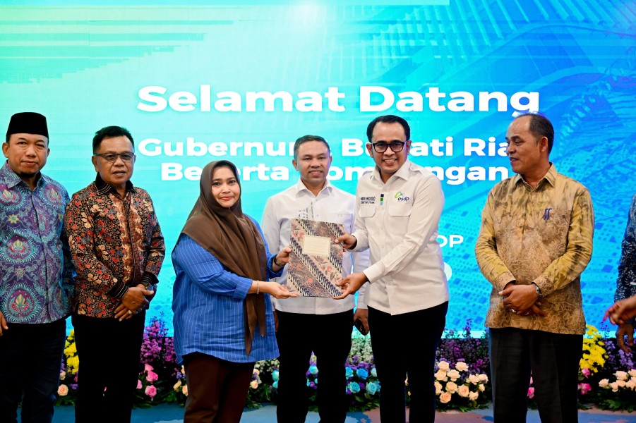 Bupati Kasmarni Ajukan Tambahan Kapal Roro ke Kantor Pusat PT ASDP di Jakarta