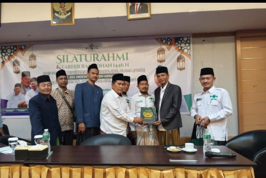 KH Moch. Chozien Adenan: Syuriah Wajib Bersarung, Pengurus NU Harus Berkontribusi