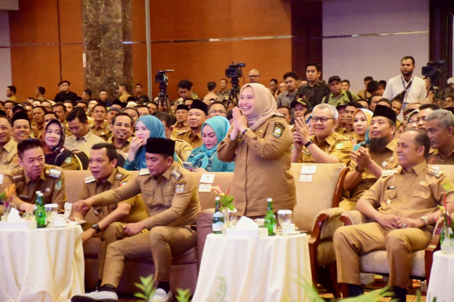 Bupati Kasmarni Ikuti Rakor Pemerintah Daerah dan Pemerintah Desa se-Riau