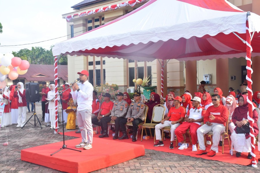 Camat Bengkalis Taufik Hidayat, Lepas Ribuan Peserta Pawai Karnaval, Sempena Peringatan HAN 2025