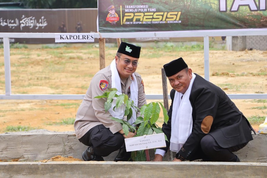 Kapolres Rohil Pimpin Apel Tahunan Al-Majidiyah, Tanam Pohon Lewat Green Policing