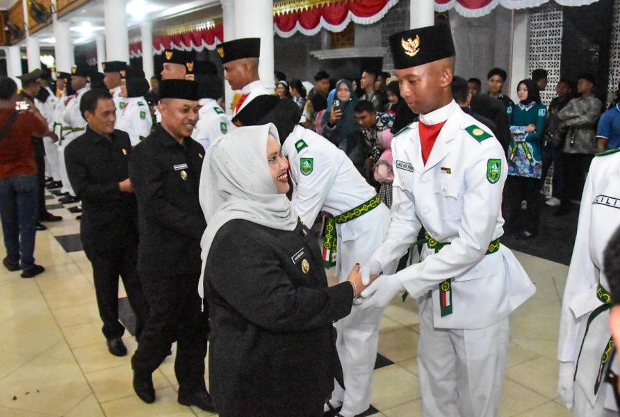 Bupati Kasmarni Harapkan Jadi Teladan Bagi Pelajar Lain